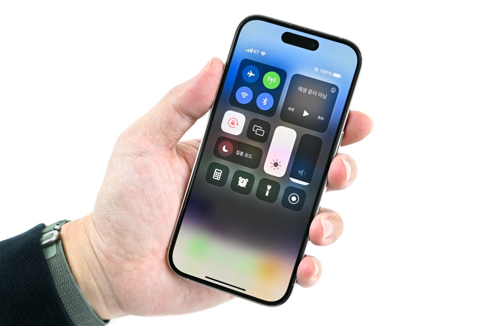 NFC 기능 어디에 쓰이지? 아이폰 NFC는 어디에? Nfc 기능 어디에 쓰이지? 아이폰 Nfc는 어디에?