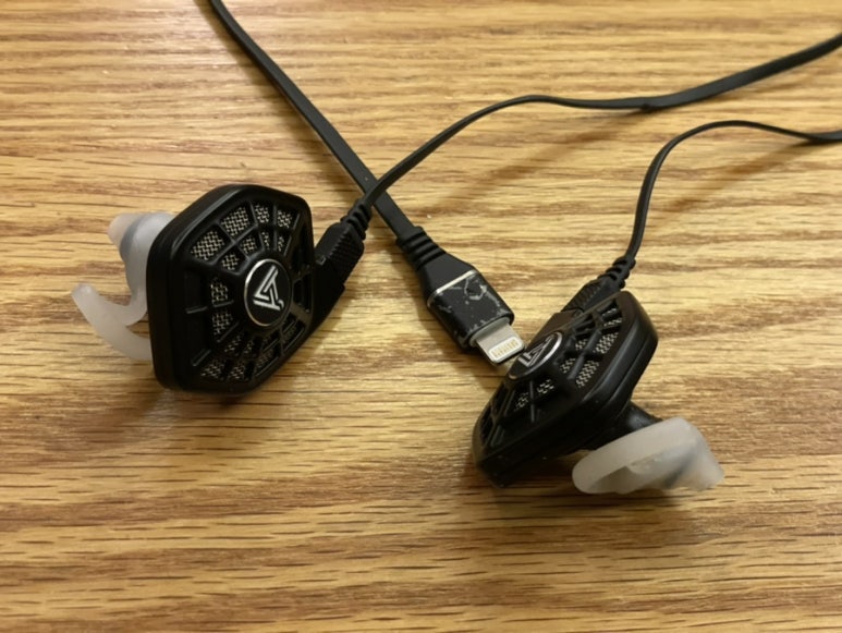 atom2 라이트닝 dac : 아이폰으로 진지한 음감을 하는 가장 가벼운 방법?